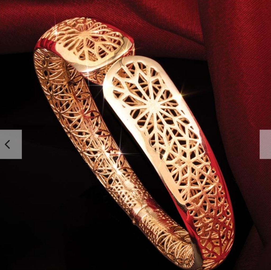 Stauer Filigrana Italy Bronze Gold Plated Hinged Bangle Bracelet 40$